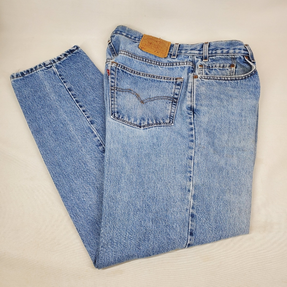 Levi's Men's 550 Size 38" X 31.5" Light Blue Jeans Relaxed Destroyed VINTAGE USA